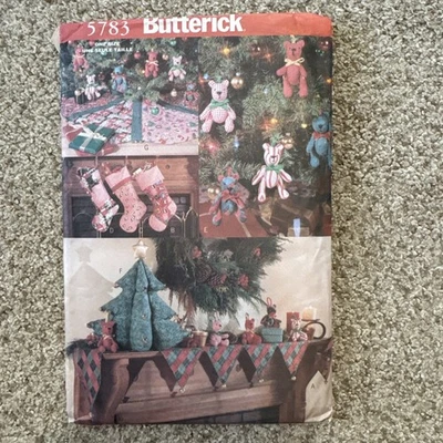 Butterick # 5783 Tradional Christmas Mantel Cover, Tree Skirt, Bears - UNCUT - Image 1 of 3