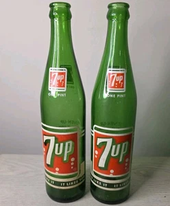 TWO- 7Up Seven Up You Like It It Likes You Pint Bottle 16oz, 67/68 Era - Bild 1 von 2
