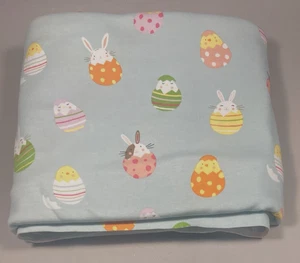 ¡Pop tejido de enclavamiento suave de 2 yardas! Pijama de Pascua de tela 59" de ancho con huevos de conejito azul - Imagen 1 de 4