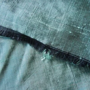 85cm x 100cm Shot Silk Green Black Retro Vintage 2nd PRINT FLAW Sewing Fabric - Picture 1 of 9