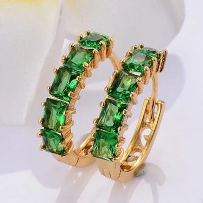 Красивый новый желтое золото заполненное 5 зеленый прямоугольник огранки CZ Huggie серьги-кольца - Изображение 1 из 4