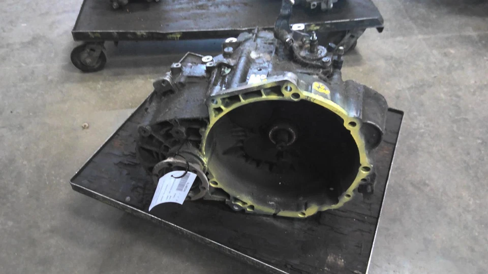 Used Manual Transmission Assembly fits: 2006 Volkswagen Passat MT 2.0 Grade A Foto 1 de 4