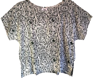 T-Shirt Blouse, Cap Sleeve, Best Rayon, Batik, Green on White, Women's Medium - Picture 1 of 1
