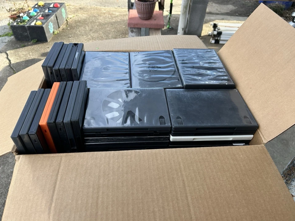 Lote de 50 estuches de DVD usados para DVD Foto 1 de 1