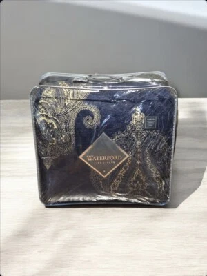 NEW Waterford Ryan 4-pc Reversible Comforter Set - Queen, Platinum - Image 1 of 3