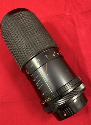 TOKINA RMC 80-200mm 1:4 Camera Zoom Lens - Canon Made In Japan - Image 1 of 4