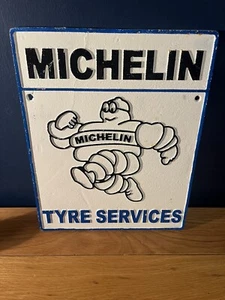 Letrero de hierro fundido Michelin Man Tyre Services - Decoración de garaje - Regalo de cueva para hombre 24X30CM - Imagen 1 de 4