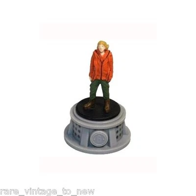 NUEVA MINI FIGURA DE ACCIÓN NECA Los Juegos del Hambre Distrito 6 Homenaje Femenino Morphling Foto 1 de 3