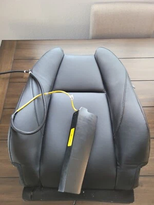 FUNDA COJÍN SUPERIOR ASIENTO DELANTERO IZQUIERDO LADO CONDUCTOR OEM NEGRO MAZDA 3 2019-2023 Foto 1 de 4