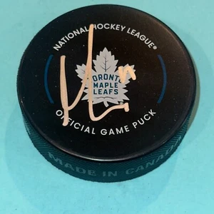 MAX DOMI Signed Toronto MAPLE LEAFS Official GAME Puck Beckett BAS - Imagen 1 de 3