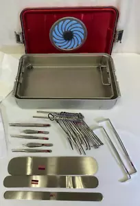 Bandeja de instrumentos de cierre intestinal Jarit V. Mueller de 25 piezas con estuche de cirugía general - Imagen 1 de 9