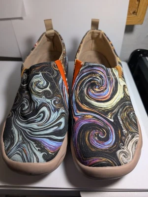 NWT- UIN STARRY NIGHT UNISEX CANVAS TRAVEL ART SHOES Size 9 - Image 1 of 4