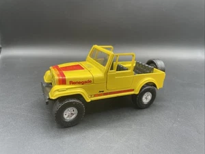 Vintage Ertl 1981 Jeep CJ-7 Renegade 1/25 Yellow - Picture 1 of 15