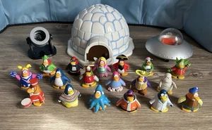 Disney Club Penguin Figure & Igloo Playset Bundle Job Lot Toy Carry Case - Picture 1 of 18