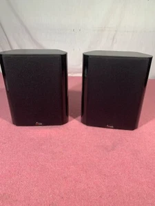 Par de altavoces satélite con puerto de alimentación Polk Audio RM2300 - Imagen 1 de 19