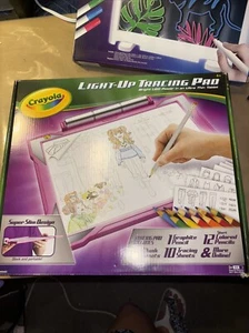NUOVO Tracing Crayola Light-up Pad Rosa Tavola da Colorare per Bambini Regalo Giocattoli Disegno - Foto 1 di 2