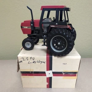 Vintage Ertl Case-IH 2594 Toy Tractor 1/16 Scale Las Vegas Dealer Edition w/Box - Picture 1 of 18