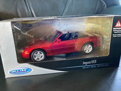 Welly Jaguar XK8-1:24 - Image 1 of 3