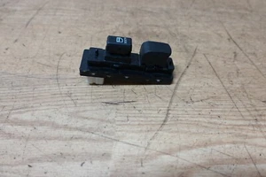 40278 H9A 2009-2015 SUZUKI ALTO OSF RIGHT FRONT DOOR WINDOW SWITCH. - Picture 1 of 3