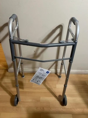 Andador Plegable Medline Junior 2 Botones con Ruedas de 5", 1 Cada-MDS86410JW54H Foto 1 de 3