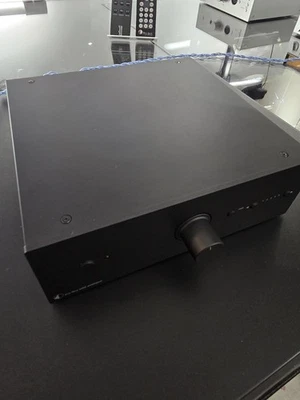 Pro-Ject Pre Box DS2 Analog-Stereo-Vorverstärker, Schwarz - Bild 1 von 3