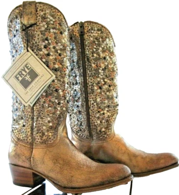 Botas altas cravejadas Frye Deborah ~ Tamanho 8 ~ Douradas ~ Novas na caixa ** À venda!!  ** - Imagem 1 de 4