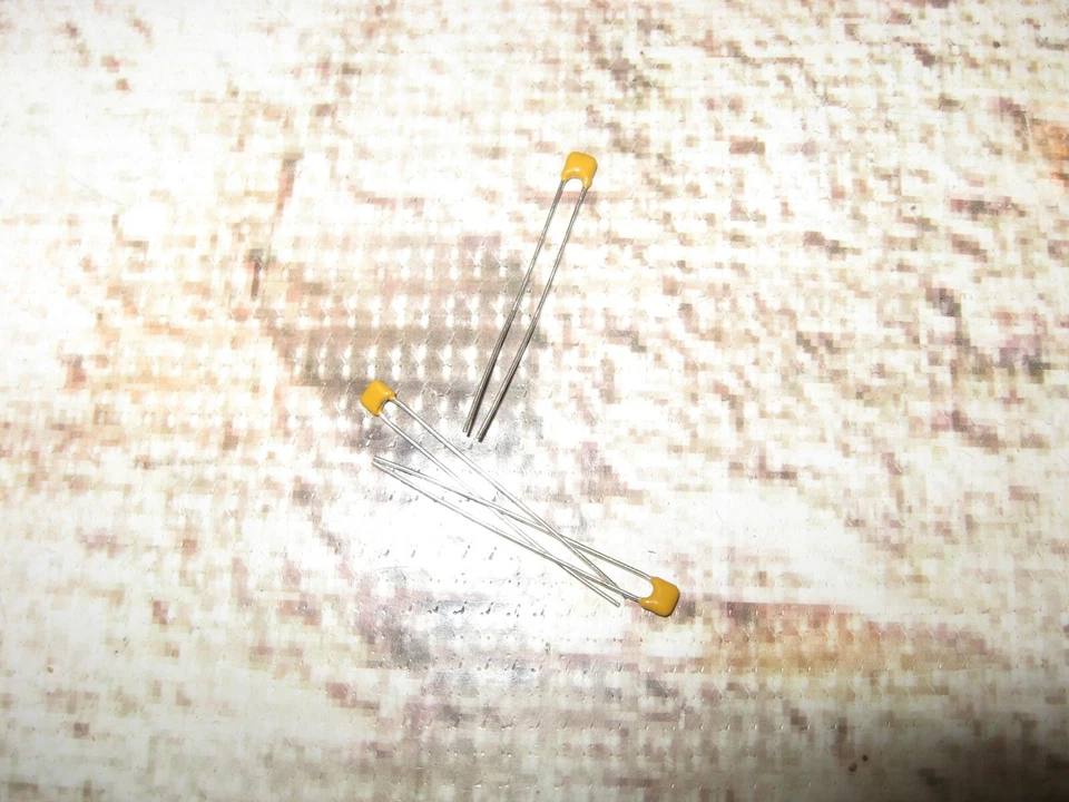 Vintage RC Trinity Epic Brushed Motor Caps Tan (3) New - Image 1 of 2