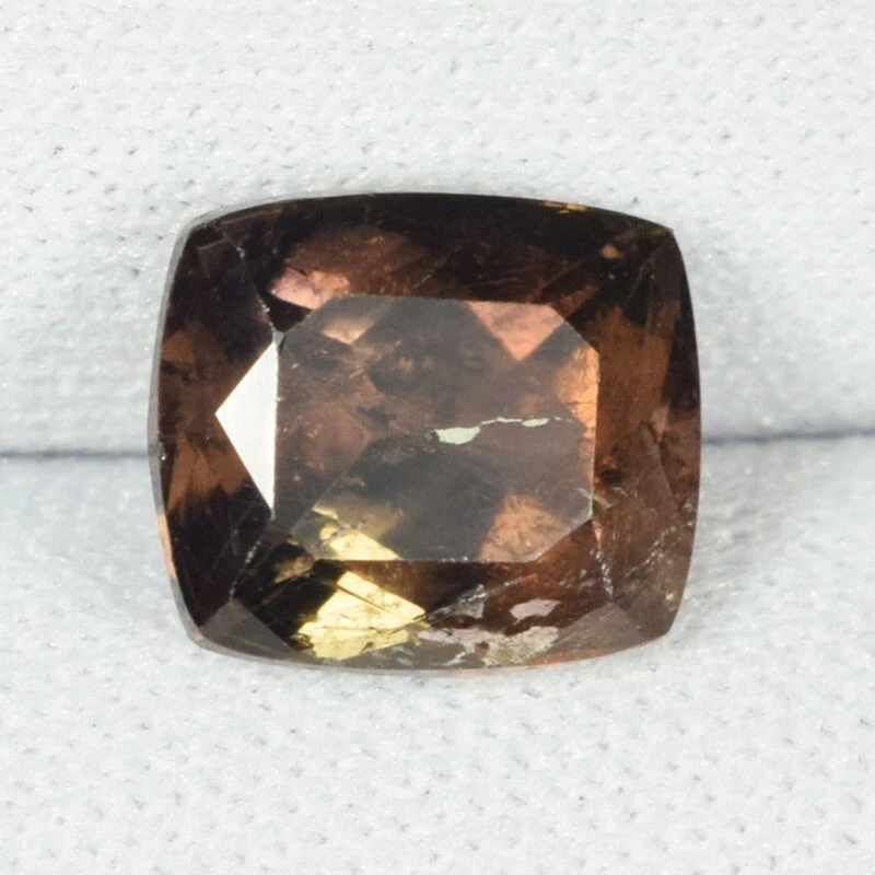 GEMA COLECCIONISTA AXINITA NATURAL MULTICOLOR SIN CALEFACCIÓN 3,55 ct Ver Vdo Sky Foto 1 de 2