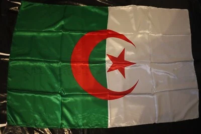 DRAPEAU ALGERIE OU DRAPEAU ALGERIEN - Photo 1/4