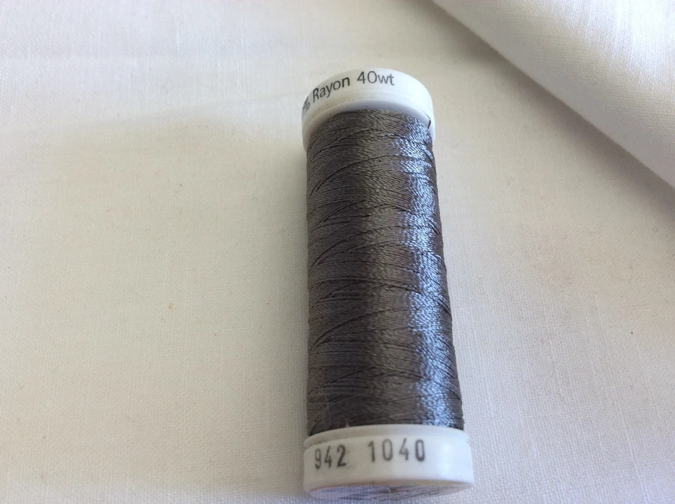 УГРЮМЫЙ 40 ВЕС ВИСКОЗЫ ВЫШИВКА НИТКИ-250 ЯРДОВ---МНОГО ВАРИАНТОВ - Изображение 1 из 1