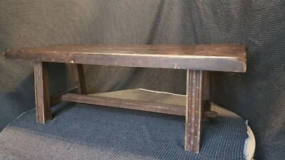 Table basse rustique ancienne, en bois massif - Photo 1/4