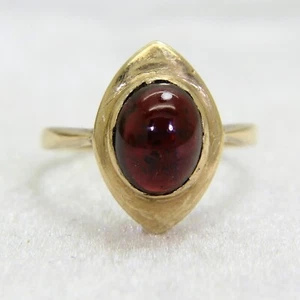 9ct 9k Gold Vintage Garnet Cabochon Ring Size 7 3/4 - P - Picture 1 of 6