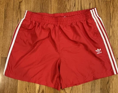 Bañador Pantalones Cortos Estilo Vintage Adidas Talla 2XL 3 Rayas Logo Rojo Blanco Bolsillos Foto 1 de 4
