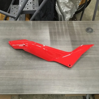 2010-12 MULTISTRADA 1200S RH FRAME COVER DUCATI NOVO OEM 48211621AA 21C - Imagem 1 de 4