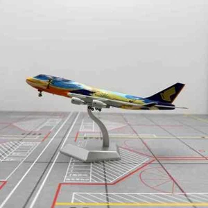 Modellino aereo modello HX 1/400 Singapore Airlines B747-400 9V-SPK/9V-SPL - Foto 1 di 10