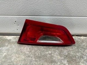 16- 23 CHEVY MALIBU RIGHT PASSENGER SIDE INNER TRUNK MOUNT TAIL LIGHT LAMP -GOOD - Picture 1 of 4