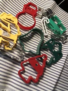 Lot of 12 Vintage Metal, Plastic Christmas Cookie Cutters - Wilton, Etc. - Picture 1 of 7