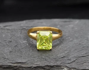 3.00 Ct Emerald Cut Natural Peridot & Diamond Wedding 14K Ring Yellow Gold Sz 7 - Picture 1 of 10