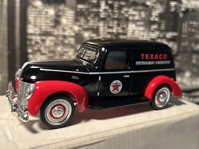 Camión de colección Die Cast Car 1940 Texaco Petroleum Products negro y rojo Foto 1 de 4