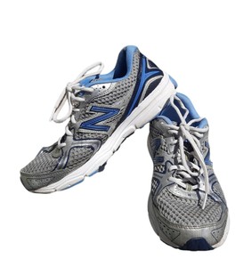 New Balance 580 y zapatos para correr 
