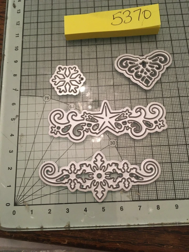 Trimcraft Christmas motif bundle die set ref5370 - Image 1 of 1