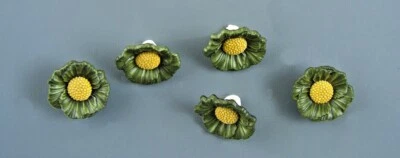 POPPY FLOWER - SMALL CLOTHING BUTTON - SET OF 5 - Image 1 of 3