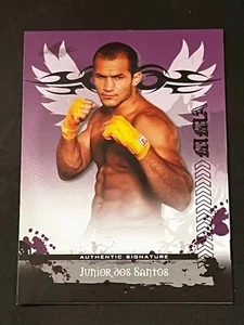 2010 Leaf PURPLE PROOF MISSING AUTOGRAPH & #/25 Junior dos Santos - Picture 1 of 2