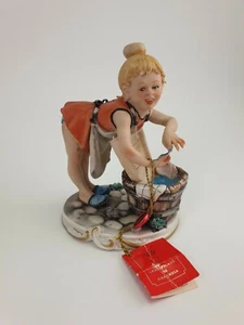 Vintage Capodimonte Bisque Porcelain Statuette Rori Girl Washing - Picture 1 of 7