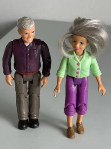Figuras de casa de muñecas Fisher Price Loving Family Grandparents abuelo y abuela - Imagen 1 de 14