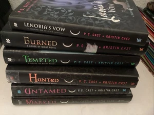 Lot 6 House of Night Series P.C. Cast 1, 4-7 Lenobia’s Vow - Bild 1 von 3