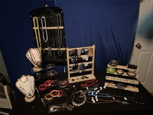 Vintage bis jetzt Schmuck Konvolut, alles gut tragbar. Plus kommt mit Displays auf Foto #4 - Bild 1 von 23