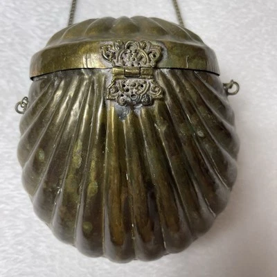 Vintage Art Deco Circa 1920’S Brass Shell Purse Purple Velvet Lining Chain strap - Image 1 of 4