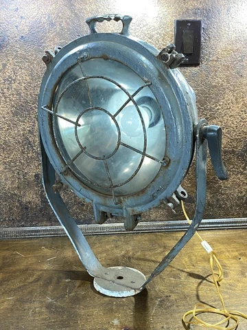 Vintage WWII US NAVY SHIP SEARCHLIGHT ~ WW2 USN Search Light / Steampunk Lamp Cover