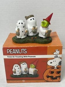 Department 56 Truco o trato con los cacahuetes Halloween Village Charlie Brown - Imagen 1 de 14